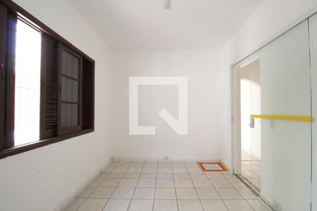 Quarto 1 de casa para alugar com 3 quartos, 150m² em Jardim Bom Tempo, Taboão da Serra