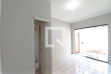 Sala de casa para alugar com 4 quartos, 135m² em Jardim Guanabara, Campinas