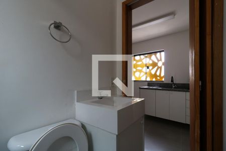 Banheiro de kitnet/studio para alugar com 0 quarto, 24m² em Vila Bastos, Santo André