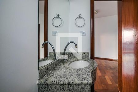 Lavabo  de apartamento para alugar com 4 quartos, 145m² em Vila Oliveira, Mogi das Cruzes