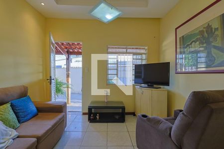 Sala de casa à venda com 2 quartos, 332m² em Horto Florestal, Belo Horizonte