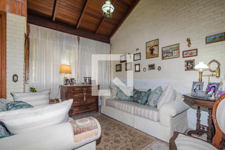 Sala  de casa à venda com 4 quartos, 450m² em Teresópolis, Porto Alegre