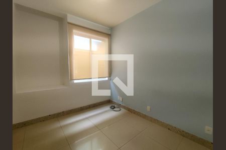 Quarto 01 de apartamento à venda com 3 quartos, 114m² em Santa Lúcia, Belo Horizonte