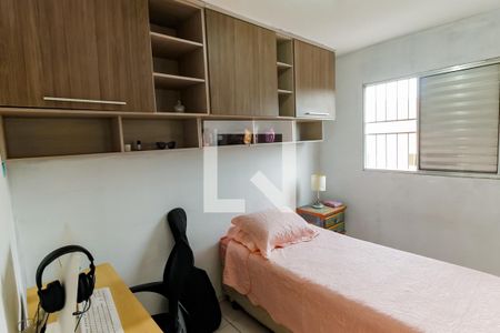 Quarto 1 - Armários de apartamento à venda com 2 quartos, 53m² em Parque Pinheiros, Taboão da Serra