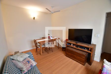 Sala de apartamento à venda com 2 quartos, 65m² em Cambuí, Campinas