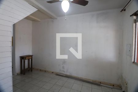 Sala de casa de condomínio à venda com 2 quartos, 47m² em Rio Branco, Canoas