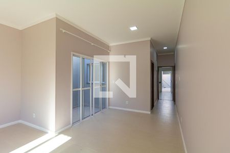 Sala de casa à venda com 4 quartos, 230m² em Mathias Velho, Canoas