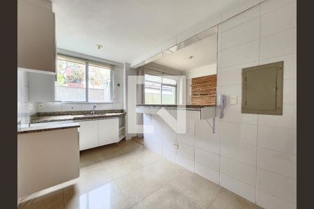 Cozinha de apartamento para alugar com 3 quartos, 120m² em Buritis, Belo Horizonte