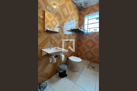 Banheiro de casa à venda com 2 quartos, 200m² em Vila Boa Vista, Barueri