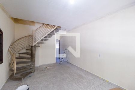 Sala de casa para alugar com 4 quartos, 248m² em Jardim Maria Beatriz, Carapicuíba