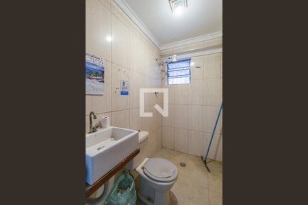 Banheiro de casa para alugar com 1 quarto, 40m² em Piratininga, Osasco