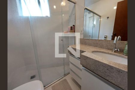 Banheiro de apartamento à venda com 2 quartos, 70m² em Santa Lúcia, Belo Horizonte