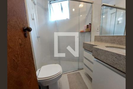 Banheiro de apartamento à venda com 2 quartos, 70m² em Santa Lúcia, Belo Horizonte