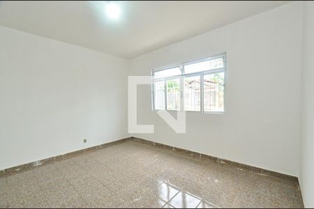 Sala de casa para alugar com 5 quartos, 400m² em Esplanada, Belo Horizonte