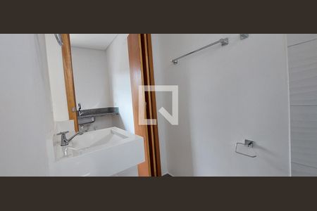 Banheiro de kitnet/studio à venda com 1 quarto, 24m² em Vila Bastos, Santo André