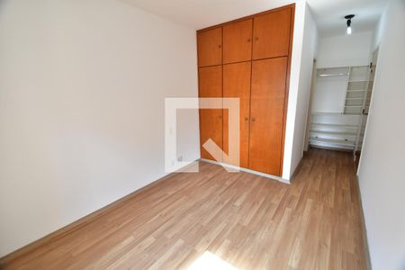 Quarto  de apartamento à venda com 1 quarto, 52m² em Botafogo, Campinas