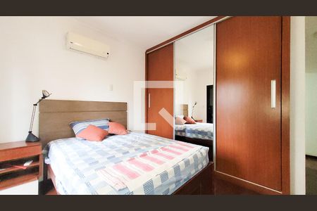 Suíte de apartamento à venda com 4 quartos, 146m² em Cambuí, Campinas