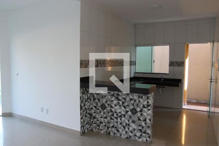 Sala de casa de condomínio para alugar com 3 quartos, 90m² em Jardim Nova Esperanca, Goiânia