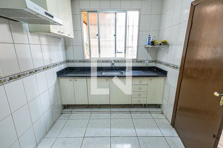 Cozinha de casa de condomínio à venda com 3 quartos, 70m² em Dona Clara, Belo Horizonte