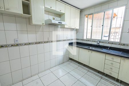 Cozinha de casa de condomínio à venda com 3 quartos, 70m² em Dona Clara, Belo Horizonte