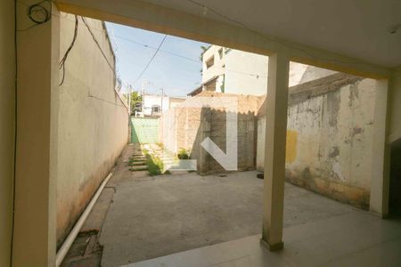 Vista Sala de casa à venda com 2 quartos, 105m² em Santa Terezinha, Belo Horizonte