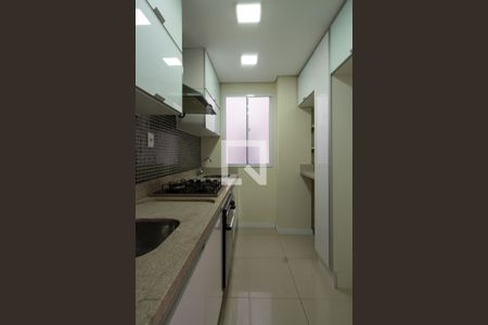 Cozinha e Área de Serviço de apartamento para alugar com 2 quartos, 50m² em Vila Nova, Porto Alegre