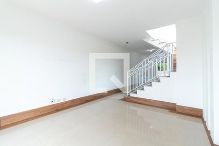 Sala de casa para alugar com 3 quartos, 160m² em Jardim Nova Coimbra, Cotia