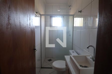 Banheiro de casa de condomínio à venda com 1 quarto, 48m² em Olaria, Canoas