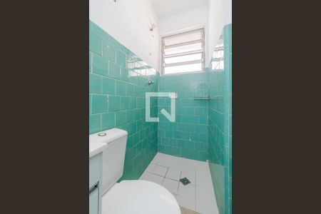 Banheiro de kitnet/studio à venda com 1 quarto, 33m² em Menino Deus, Porto Alegre