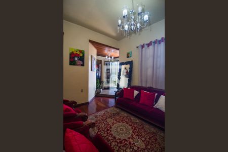 Sala de casa à venda com 4 quartos, 300m² em Vila Joao Pessoa, Porto Alegre