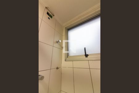 Banheiro de apartamento para alugar com 2 quartos, 55m² em Jardim Roberto, Osasco