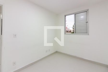 Quarto 1 de apartamento para alugar com 2 quartos, 55m² em Jardim Roberto, Osasco