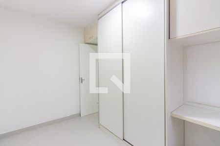 Quarto 2 de apartamento para alugar com 2 quartos, 55m² em Jardim Roberto, Osasco