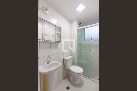 Banheiro de apartamento para alugar com 2 quartos, 55m² em Jardim Roberto, Osasco