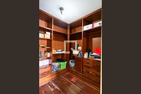 Closet da suíte 1 de casa para alugar com 3 quartos, 360m² em Jardim Santa Rosália, Sorocaba