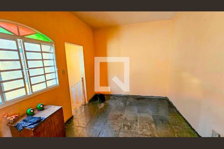 Sala de casa à venda com 4 quartos, 310m² em Paraíso, Belo Horizonte