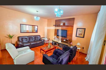 Sala de casa à venda com 4 quartos, 310m² em Paraíso, Belo Horizonte