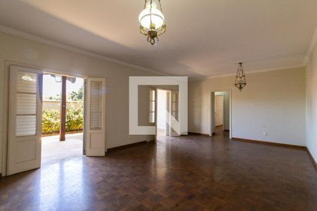 Sala de casa para alugar com 4 quartos, 270m² em Nova Campinas, Campinas