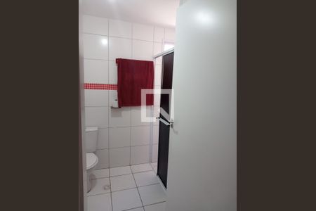 Banheiro de apartamento à venda com 2 quartos, 52m² em Vila Alzira, Guarulhos