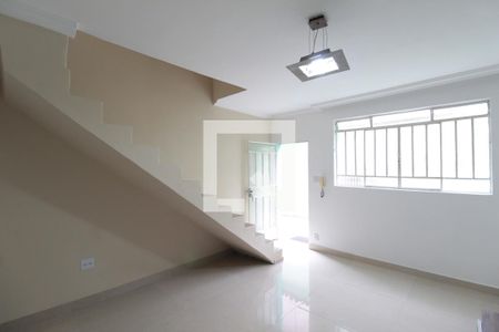 Sala de casa de condomínio à venda com 2 quartos, 68m² em Santa Terezinha, Belo Horizonte