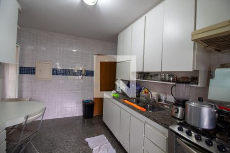 Cozinha de apartamento para alugar com 3 quartos, 115m² em Vila Pirajussara, São Paulo