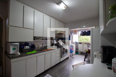 Cozinha de apartamento para alugar com 3 quartos, 115m² em Vila Pirajussara, São Paulo