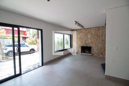 Sala de casa para alugar com 4 quartos, 200m² em Santo Amaro, São Paulo