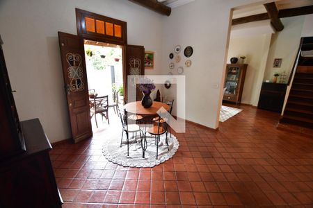 Sala de casa de condomínio à venda com 3 quartos, 326m² em Conjunto Habitacional Vila Santana (sousas), Campinas