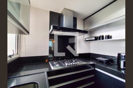 Cozinha de apartamento à venda com 4 quartos, 106m² em Estoril, Belo Horizonte