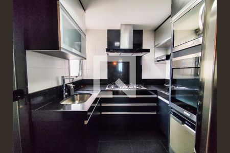 Cozinha de apartamento à venda com 4 quartos, 106m² em Estoril, Belo Horizonte