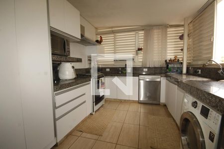 Cozinha de casa à venda com 8 quartos, 570m² em São Lucas, Belo Horizonte