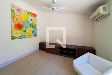 Sala de apartamento para alugar com 2 quartos, 130m² em Camboinhas, Niterói