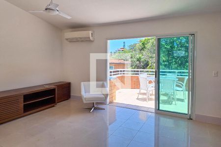 Sala de apartamento para alugar com 2 quartos, 130m² em Camboinhas, Niterói