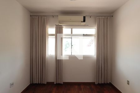 Sala de apartamento para alugar com 3 quartos, 95m² em Santa Amelia, Belo Horizonte